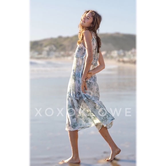 POL Sage & White Sleeveless Tiered Button Front Midi Dress - Picture 6 of 16